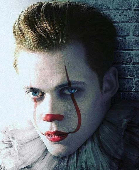 Pennywise as Bill Skarsgard It Bill Skarsgard, Hot Pennywise, Hot Clown, Es Pennywise, Bill Skarsgard Pennywise, Skarsgard Family, Roman Godfrey, Bill Istvan Günther Skarsgård, Pennywise The Clown