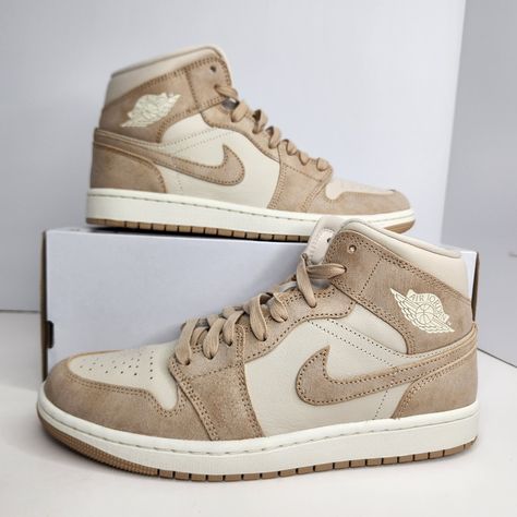 Air Jordan 1 Mid Se Size 9.5 Women Legend Lt Brown Sku: Fj3448-200 100% Authentic Brand New With Box (Box Is Missing Lid) Any Questions? Make Sure To Ask Price Firm Nike Air Jordan 1 Mid Outfit Women, Brown Jordan 1, Nike Air Jordan 8, Jordan 1 Mid White, Jordan 4 White, Retro Basketball Shoes, Air Jordan 1 Mid Se, Pretty Shoes Sneakers, Womens Basketball Shoes