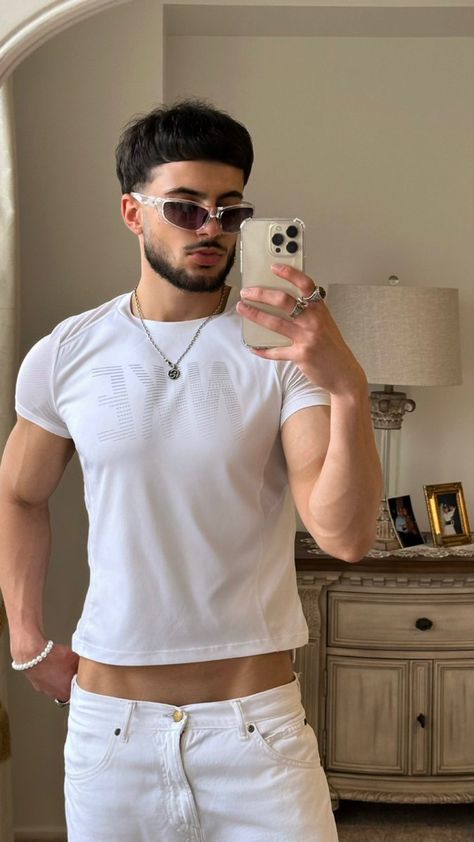 Mens Crop Top, Queer Fashion, Street Style Outfits Men, Street Fashion Men Streetwear, Guys Clothing Styles, Fire Fits, Mens Fashion Casual Outfits, Crop Top Outfits, Men Fashion Casual Outfits