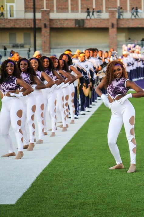 HBCU Dance Teams Embody Black Joy Hbcu Dancers, Dancer Senior Pictures, Black Foxes, Sportive Girl, Majorette Dance Uniforms, Majorette Dance, Dance Career, Black Joy, Dance Uniforms