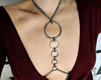 Chain Harness, Chainmail Jewelry, Body Chains, Tiffany Jewelry, Body Harness, Chain Mail, Body Chain Jewelry, Bijoux Diy, Jewelry Inspo