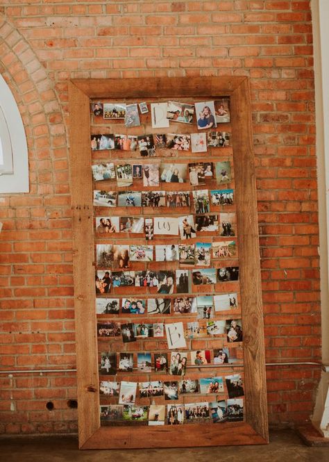 Display Design Ideas, Wedding Photo Display Ideas, Photo Display Ideas, Wedding Photo Display, Monochrome Weddings, Wedding Roses, Pallet Wedding, Rustic Wedding Photos, Personalized Wedding Favors