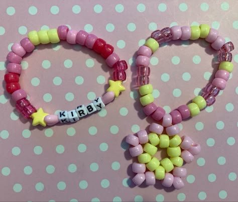 Lovejoy Kandi, Kirby Bracelet, Kirby Kandi, Kandi Bracelets Patterns, Kandi Keychain, Scene Bracelets, Loom Bands Designs, Kandi Bracelet Ideas, Kawaii Bracelet