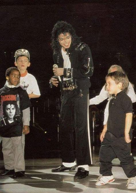 Michael Jackson Bad Tour, Michael Jackson 1988, Michael Jackson Neverland, Michael Jackson Bad Era, Hee Man, Michael Jackson Rare, Michael Jackson Art, Photos Of Michael Jackson, Michael Jackson Smile