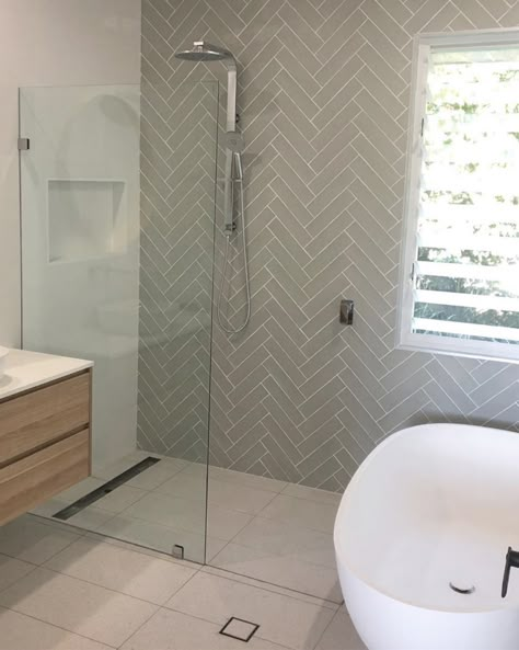 Bath In Ensuite, Small Bathroom Separate Shower And Bath, Bathroom 6 M2, 8 X 8 Bathroom Layout, Small Bathroom Ideas With Separate Shower And Bath, Small Shower With Tub Inside, Large Wet Room Bathroom With Tub, Awkward Bathroom Layout, Shower In Bath