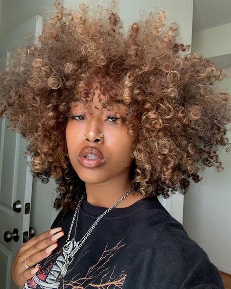 Dyed Natural Hair, Daily Hairstyles, Hair Laid, Afro Hair, Baddie Hairstyles, Hair Inspo Color, Natural Curls, Afro Hairstyles, Black Girls Hairstyles