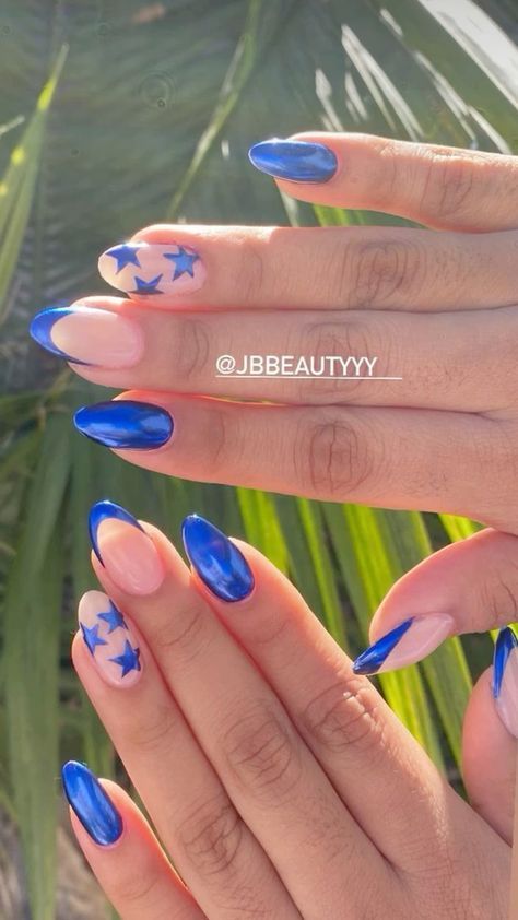 Spring Nails Stars, Blue Stars Nail Art, Royal Blue Nails With Stars, Blue Chrome Short Nails, Blue Chrome Star Nails, Royal Blue Chrome Nails Designs, Nails Ideas With Stars, Star Nail Inspo Acrylic, 4th Of July Chrome Nails