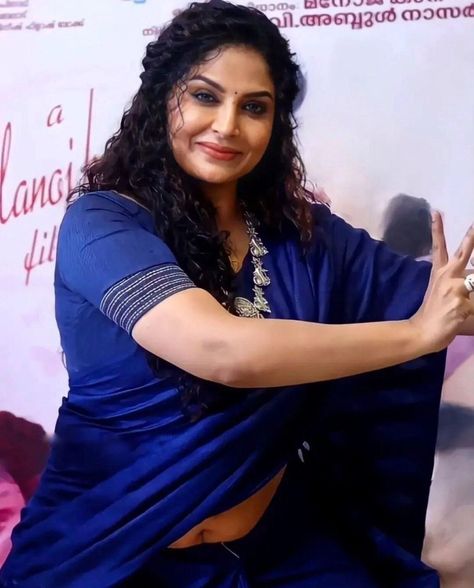 Asha Sharath, Asha Sarath, Curvy Women Dresses, Glam Photoshoot, Arabian Beauty Women, Beautiful Dresses Short, Beautiful Women Over 40, Indian Actress Hot Pics, Kochi