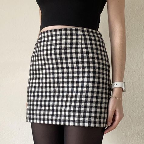 Forever 21 Black & White Gingham Mini Skirt ⓓⓔⓣⓐⓘⓛⓢ... - Depop Gingham Mini Skirt, Short Skirts Outfits, Skirt Details, Gingham Shorts, Gingham Fabric, Skirt Outfit, Short Skirt, Skirt Outfits, Side Zipper