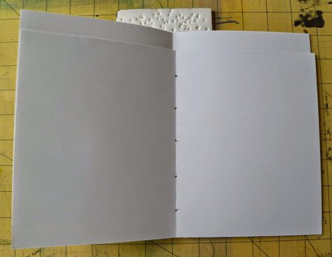 Make Sketchbook Diy, Making Sketchbooks Diy, Easy Book Binding Methods, How To Make A Sketch Book, How To Make Your Own Sketchbook, Handmade Sketchbook Diy, How To Make A Sketchbook Diy, How To Make A Sketchbook, Diy Sketch Book