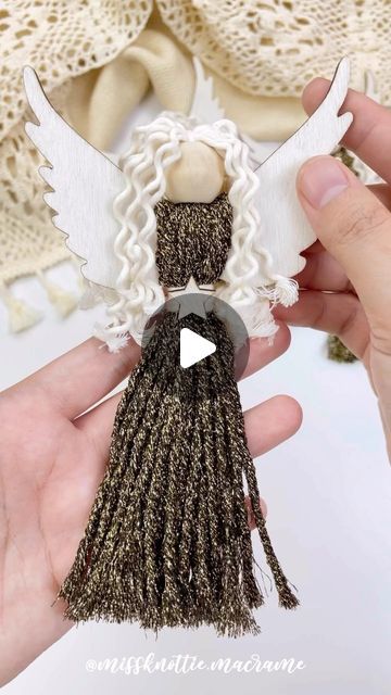 Macrame Background, Angel Ornaments Diy, Diy Yarn Dolls, Dolls Handmade Diy, Christmas Angel Crafts, Christmas Decorations Diy Crafts, Diy Christmas Ornaments Easy, Christmas Angel Ornaments, Yarn Dolls