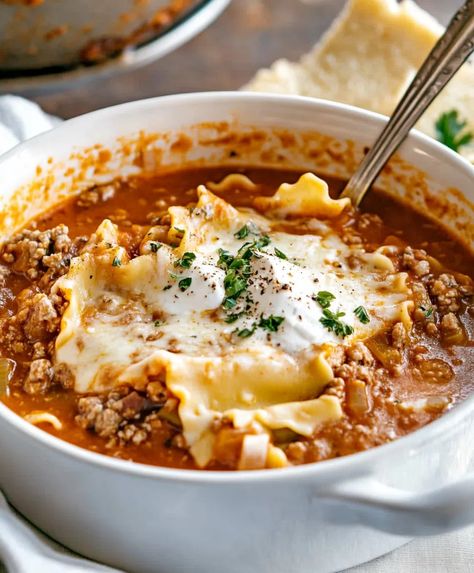 Lasagna Soup Recipe - Classic Italian Lasagna, Delicious Lasagna, Italian Lasagna, Lasagna Soup Recipe, Traditional Lasagna, Classic Lasagna, Soup Easy, Tomato Broth, Ricotta Pasta