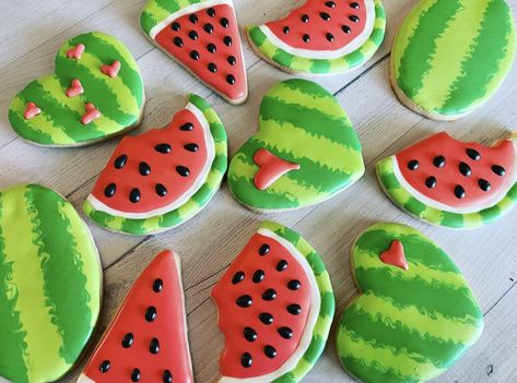 Watermelon Royal Icing Cookies, Watermelon Decorated Cookies, Watermelon Cookies Decorated, Summer Theme Cookies, Summer Decorated Cookies, Summer Cookies Decorated, Summer Themed Cookies, Watermelon Sugar Cookies, Clay Watermelon