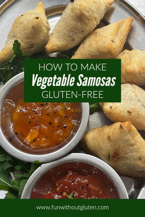 Several fried gluten-free vegetable samosas plated on a platter with two small bowls filled with mango and tomato chutney. Gluten Free Samosa Recipe, Gluten Free Samosa Dough, Gluten Free Samosas, Gf Dough, Samosa Pastry, Gf Appetizers, Samosas Recipe, Food Recipes Vegetarian, Vegetable Samosa