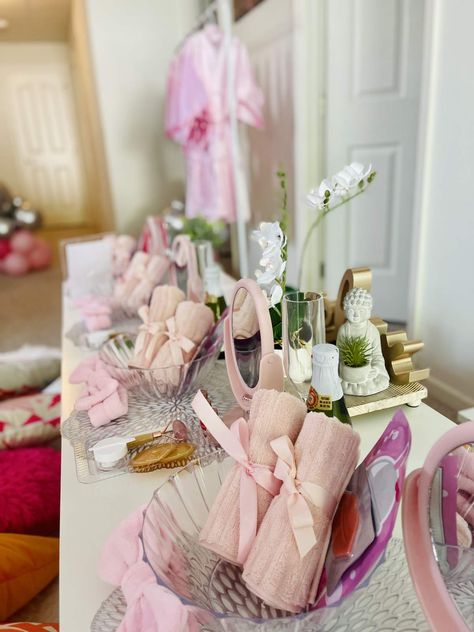 Preppy spa day birthday party Birthday Party Ideas | Photo 6 of 23 | Catch My Party Bachelorette Spa Party Ideas, Adult Spa Party Ideas, Spa Day Birthday Party, Spa Day Birthday, Birthday Preppy, Spa Sleepover, Spa Party Decorations, Sweet 16 Party Themes, Spa Day Party