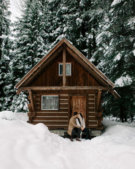 Cabin Couple, Cabin Photoshoot, Cabin Lifestyle, Cabin Photos, Snowy Cabin, Couple Inspo, North Conway, Emotional Photos, Mountain Cottage