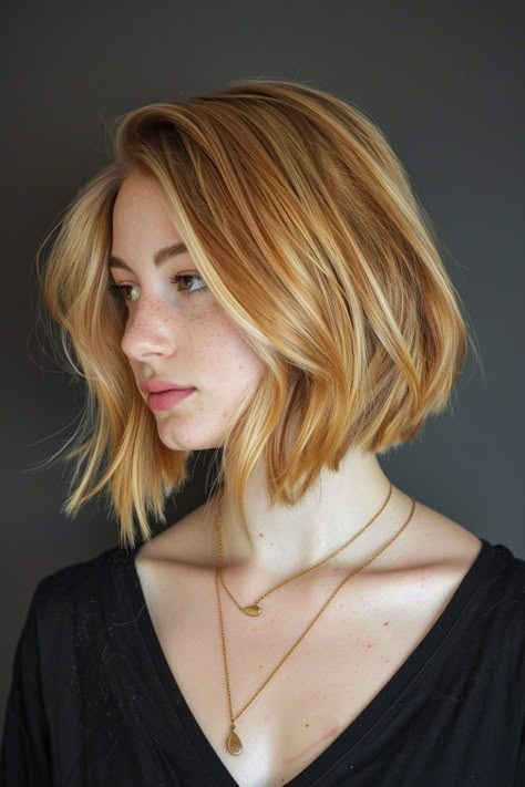 Short Natural Honey Blonde Hair, Honey Short Hair Color, Short Blonde Hair Honey, Warm Honey Blonde Short Hair, Dark Honey Blonde Hair Short, Honey Copper Hair Short, Gold Blonde Short Hair, Honey Blonde Hair Bob, Honey Coloured Hair