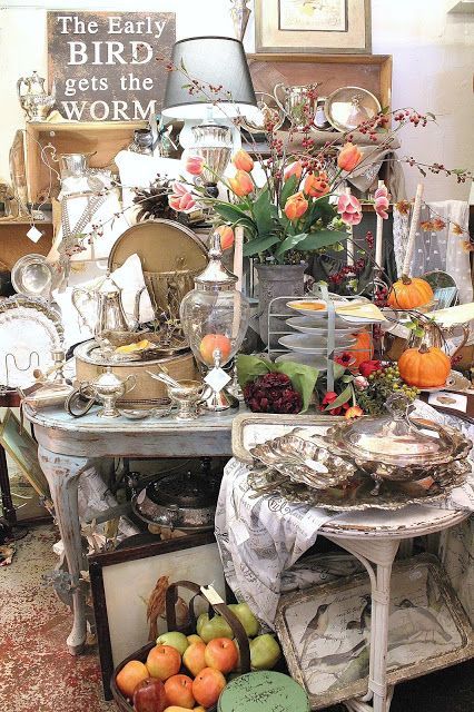 Common Ground: Top Three from Be Inspired and an Invitation Antique Booth Design, Flea Market Displays, Vintage Booth Display, Flea Market Booth, Antique Mall Booth, Antique Booth Displays, Antique Booth Ideas, Booth Inspiration, Flower Journal