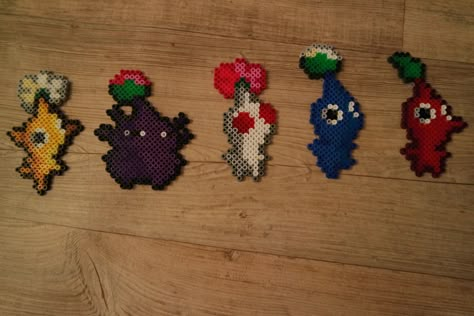 Pikmin Fanart Cute, Pikmin Crafts, Pikmin Pixel Art, Pikmin Perler Beads, Pikmin 4, Stitch Perler Beads, Easy Perler Beads, Bead Templates, Cross Stitch Sampler Patterns