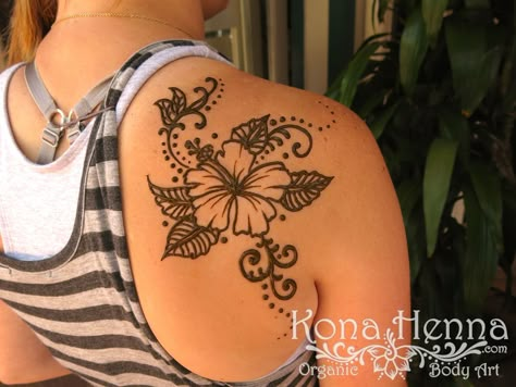 Henna Tattoo Designs Arm Flowers, Flower Henna Tattoo Designs, Hawaiian Flower Henna, Henna Shoulder Designs, Shoulder Henna Designs, Henna Shoulder Tattoo, Henna Designs Shoulder, Upper Arm Henna, Henna Tattoo Shoulder