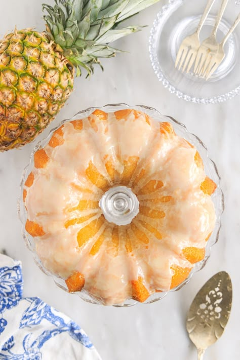 Pineapple Bundt Cake Recipe, Pineapple Desert, Pineapple Pound Cake, Pineapple Cakes, Pineapple Glaze, Sour Cream Pound Cake, Cake Base, Easter Breakfast, Cream Cheese Pound Cake