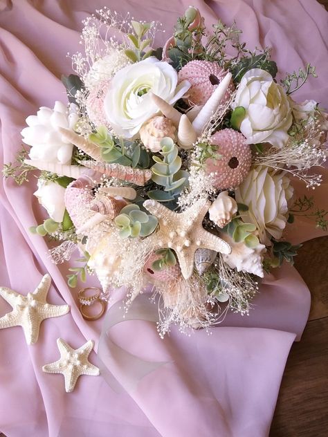 Seashell Floral Arrangement, Mermaid Flower Arrangement, Mermaid Bouquet, Ocean Bouquet, Ocean Wedding Theme, Little Mermaid Wedding, Seashell Bouquet, Sunset Beach Weddings, Seashell Wedding