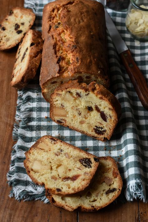 Fruit Cake-3 African Stews, Quick Fruit Cake, French Cakes, Fisker Karma, Fruit Cake Recipe, Candied Fruits, Bread Sweet, French Baking, French Cake