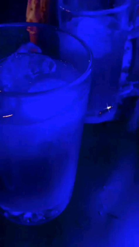 Club Video Nightclub Snapchat, Alcoholic Drinks Aesthetic Party, Club Videos Nightclub, Friends Party Night, Alcoholic Drinks Pictures, Party Night Club Aesthetic, Night Club Aesthetic, Boyfriend Instagram, Party Fotos