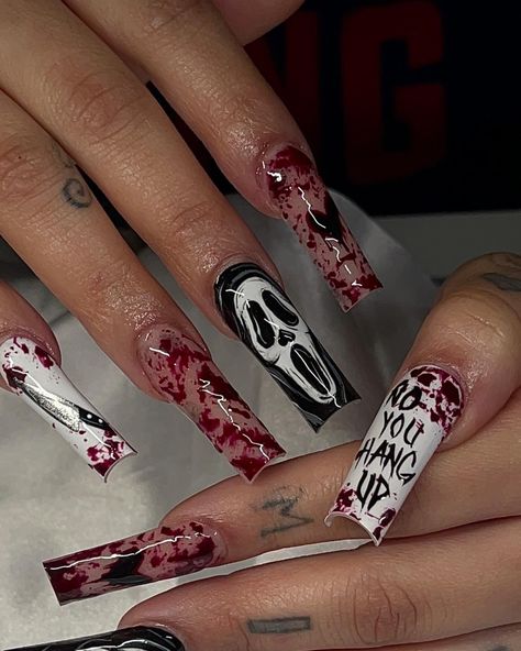 Ghost face freestyle 🔪🖤 Book ur spooky set neooww👻 #screamnails #nailart #naildesign #nailinspo #explore #halloween #halloweennails #ghostface #blood #spookyszn #spooky #spookynails # Scary Movie Nail Art, Ghostface Nails Acrylic, Scream Nail Designs, Halloween Nails Ghostface, Nails Ghost Face, Horror Movie Nails, Ghostface Nails, Scream Nails, Horror Nails