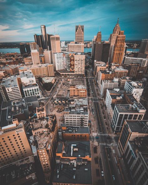 Canva Backgrounds, Detroit Skyline, Detroit City, Motor City, Detroit Michigan, This City, 2024 Vision, The Wiz, Getting Old