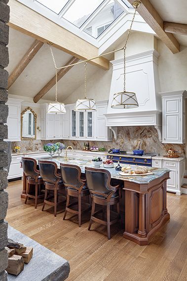 Trendy Kitchen Cabinets, Kitchen Hood Ideas, Vaulted Ceiling Kitchen, Kitchen Hood Design, Kitchen Vent Hood, Kitchen Vent, Lake House Kitchen, Wood Kitchen Island, Kitchen Range Hood