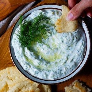 Tsaziki Recipe, Greek Cucumber Sauce, Best Tzatziki Recipe, Greek Tzatziki Recipe, Shawarma Sauce, Baked Feta Recipe, Muhammara Recipe, Mediterranean Sauce, Greek Cucumber