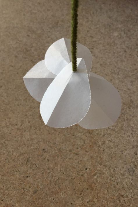 How to make hanging paper wisteria flowers - a little kooky Diy Wisteria, Diy Wisteria Flowers, Paper Wisteria, Paper Wisteria Diy, How To Make Paper Wisteria, How To Make Wisteria Paper Flowers, Diy Paper Wisteria Tree, Paper Wisteria Template, Hanging Paper Wisteria Diy