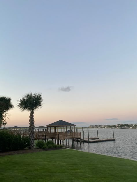 Kook Aesthetic Outerbanks, How To Live The Obx Life, Kook Obx Aesthetic, Kook Summer, Outerbanks Aethstetic, Obx Vibes, Obx Aesthetic, Sea Walk, Obx Dr