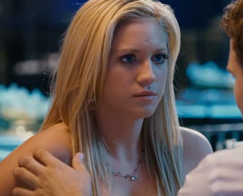 Britney Snow, Main Haircut, Brittany Snow, Celeb Crushes, Pitch Perfect, Blonde Women, Prom Night, Film Industry, Face Claims