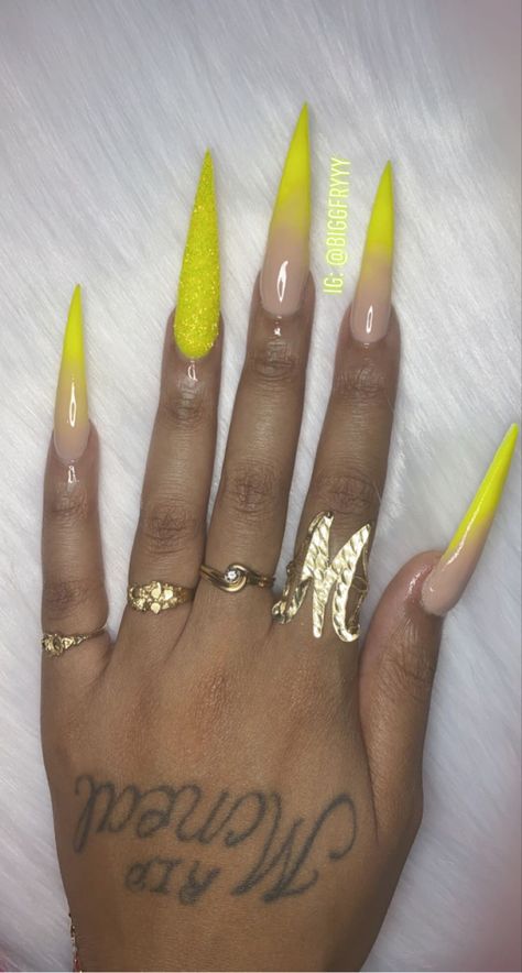 Ombré Stiletto Nails, Stilleto Nails Designs, Long Stiletto Nails, Tapered Square Nails, Pink Ombre Nails, Classy Nail Designs, Long Nail Designs, Stiletto Nails Designs, Exotic Nails