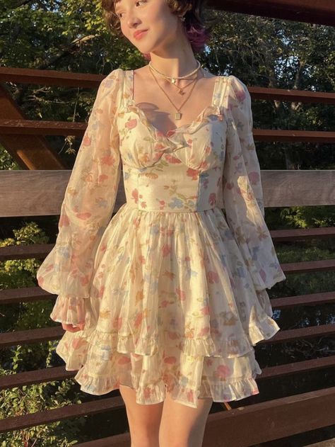 Short Flowery Dresses, Flowery Dresses, Beauty Inspo, Dream Style, Fashion Outfits, Outfit Inspo, Dresses, Beauty, Quick Saves