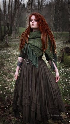 Strega Fashion, Mode Steampunk, Fair Outfits, Fest Outfits, Estilo Hippy, Witch Fashion, Shawl Pin, Witchy Fashion, Witch Outfit