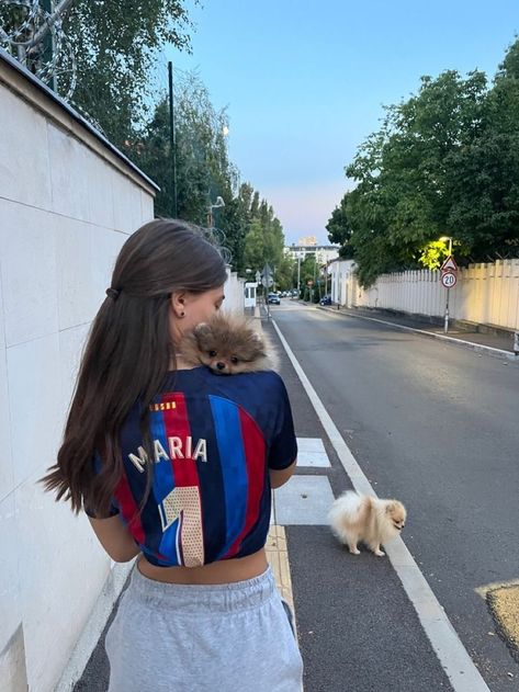 Madrid Outfits, Barcelona Aesthetic, Barcelona Shirt, Barcelona Fashion, Jersey Outfit, Future Outfit, Football Outfits, Causual Outfits, Girl Fits