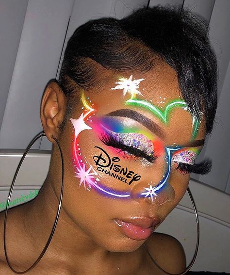 BeatsByDeb (@beatsbydeb) • Instagram photos and videos Disney Eye Makeup, Makeup Crazy, Fantasy Make-up, Halloween Make-up Looks, Artsy Makeup, Make Carnaval, Make Up Designs, Halloween Eye Makeup, Face Art Makeup