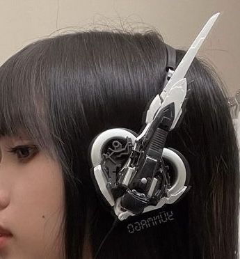 Mecha Headpiece, Mecha Outfit Design, Futuristic Earpiece, Future Core Fashion, Mecha Aesthetic Outfit, Cyberspace Outfit, Tech Core Outfits, Cyberpunk Accessories Future Fashion, Cybercore Aesthetic Clothes