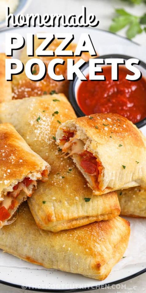 Make homemade pizza pockets in no time at all. Homemade Pillsbury Dough, Homemade Pizza Lunchable Crust, Mini Pizza Crust Recipe, Pizza Dough Recipe Pillsbury, Pizza Pocket Dough Recipe, Freezer Pizza Pockets, Leftover Dough Ideas, Recipes Using Pillsbury Pizza Crust Dough, Homemade Pizza Pockets Easy