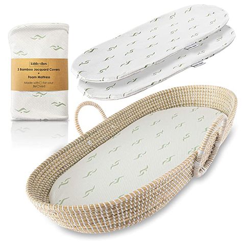 Moses Basket Changing Pad, Wicker Change Basket, Best Changing Pad, Pretty Bookshelves, Bumbo Changing Pad, Wipeable Changing Pad, Nursery Shelf Decor, Earth Tone Decor, Nursery Changing Table