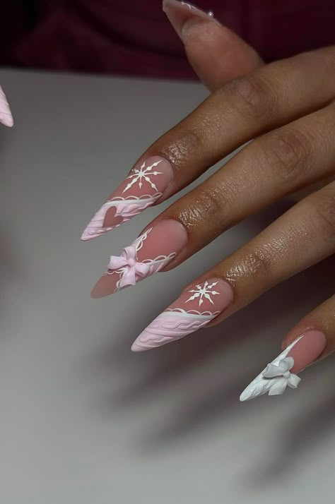 Valentines Nails French, Nail Inspo Hello Kitty, Valentines Nails French Tip, Nails Vacay, Duck Nails Short, Azul Nails, French Tip Nails Pink, Winter Wonderland Nails, Nails Sanrio