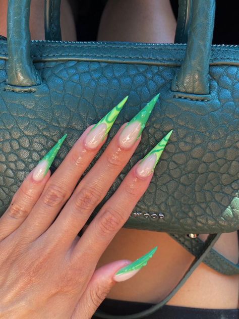 Stilleto Summer Nails Designs, Stiletto Nail Inspo Summer, Stiletto Nails Designs Spring, Stiletto Vacation Nails, Coffin And Stiletto Nails Mixed, Long Nail Designs Stilettos, Colorful Stiletto Nails, Stiletto Nails Spring, Green Stiletto Nails Designs