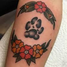 Traditional Dog Memorial Tattoo, Traditional Paw Print Tattoo, Traditional Dog Paw Tattoo, American Traditional Nature Tattoo, American Traditional Dog, American Traditional Cat Tattoo, Tattoos Abstract, Tatoo Dog, Western Tattoo