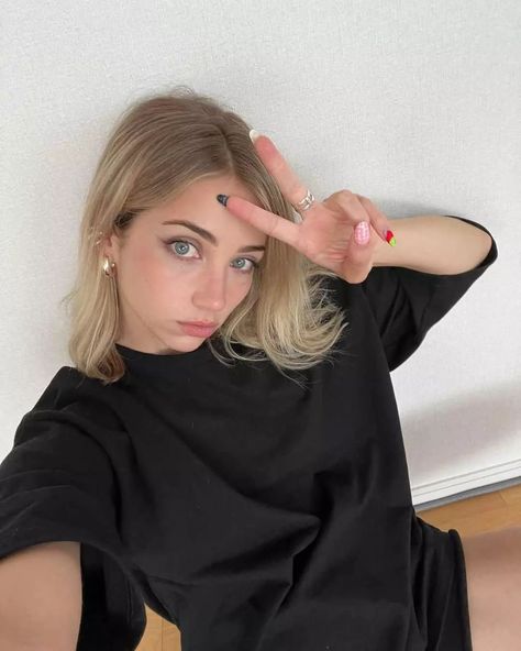 Emily Rudd Instagram, Luffy Sanji Zoro, Zoro Usopp, Nami Luffy, Sanji Zoro, Emily Rudd, One Piece Gif, Debby Ryan, New Photos