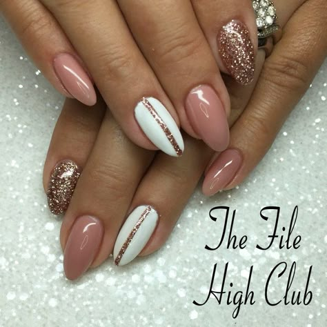 White And Rose Gold Glitter Nails, Rose Gold And White Nails Acrylic, Nails With Rose Gold Dress, Rose Gold Design Nails, Rose Gold White Nails, Rose Gold And White Nails Design, Pink And Gold Nail Designs Classy, Nails To Match Rose Gold Dress, Rise Gold Nails