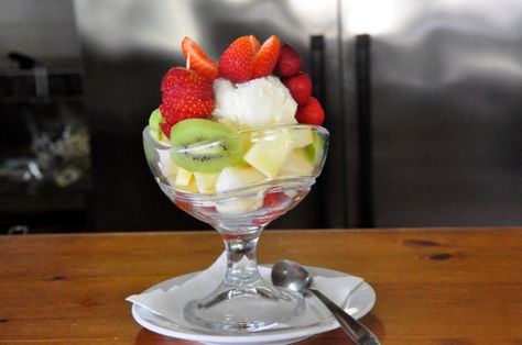 yumm Fruit Salad With Ice Cream, Healthy Cook Books, Romantic Dinner Recipes, Fruit Desserts, Healthy Happy, Healthy Desserts, Paleo Recipes, Food Photo, Fruit Salad