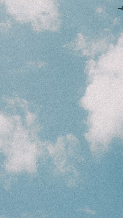 Retro Sky Background, Fondos Grunge Aesthetic, Blue Texture Aesthetic, Sky Png Backgrounds, Grain Background Aesthetic, Textured Background Aesthetic, Clouds Background Aesthetic, Cloud Background Aesthetic, Bright Wallpaper Aesthetic